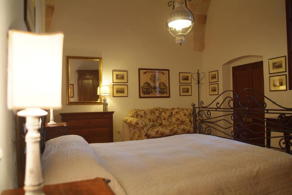 Couette-café Archidamo 3*
